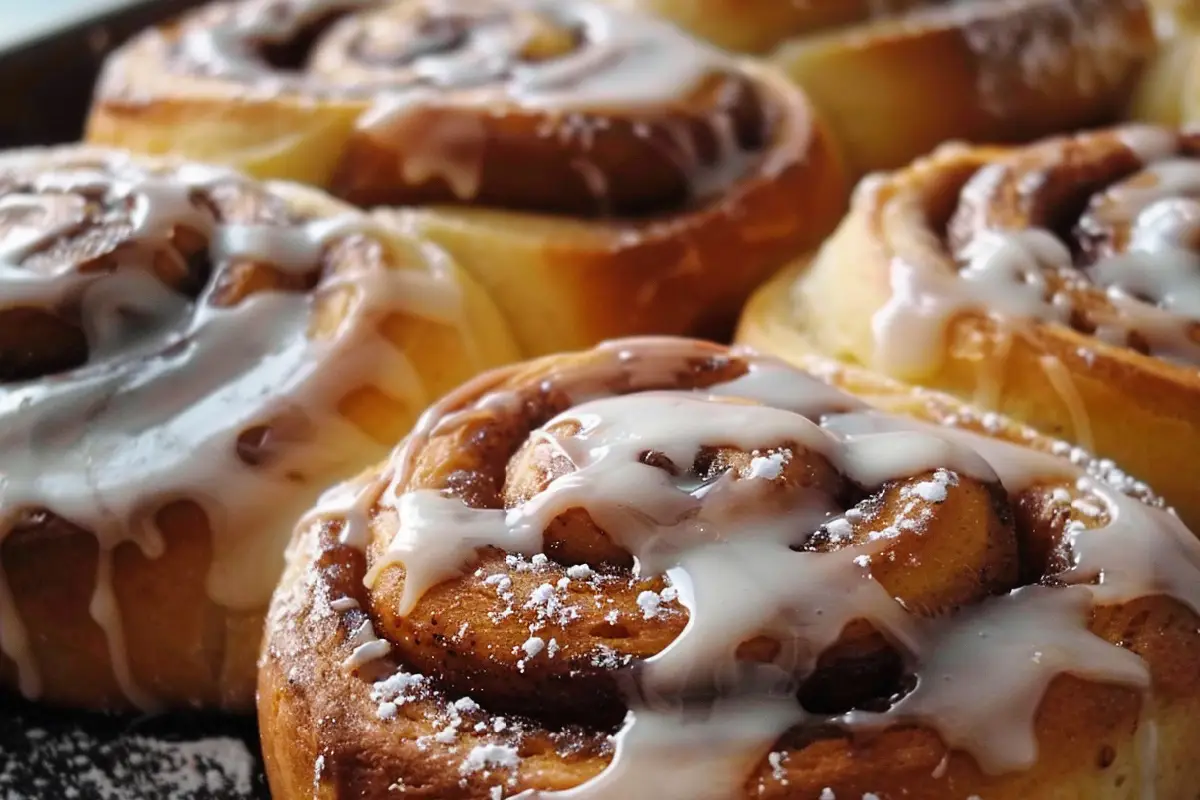 Difference Between Cinnamon Bun and Cinnamon Roll