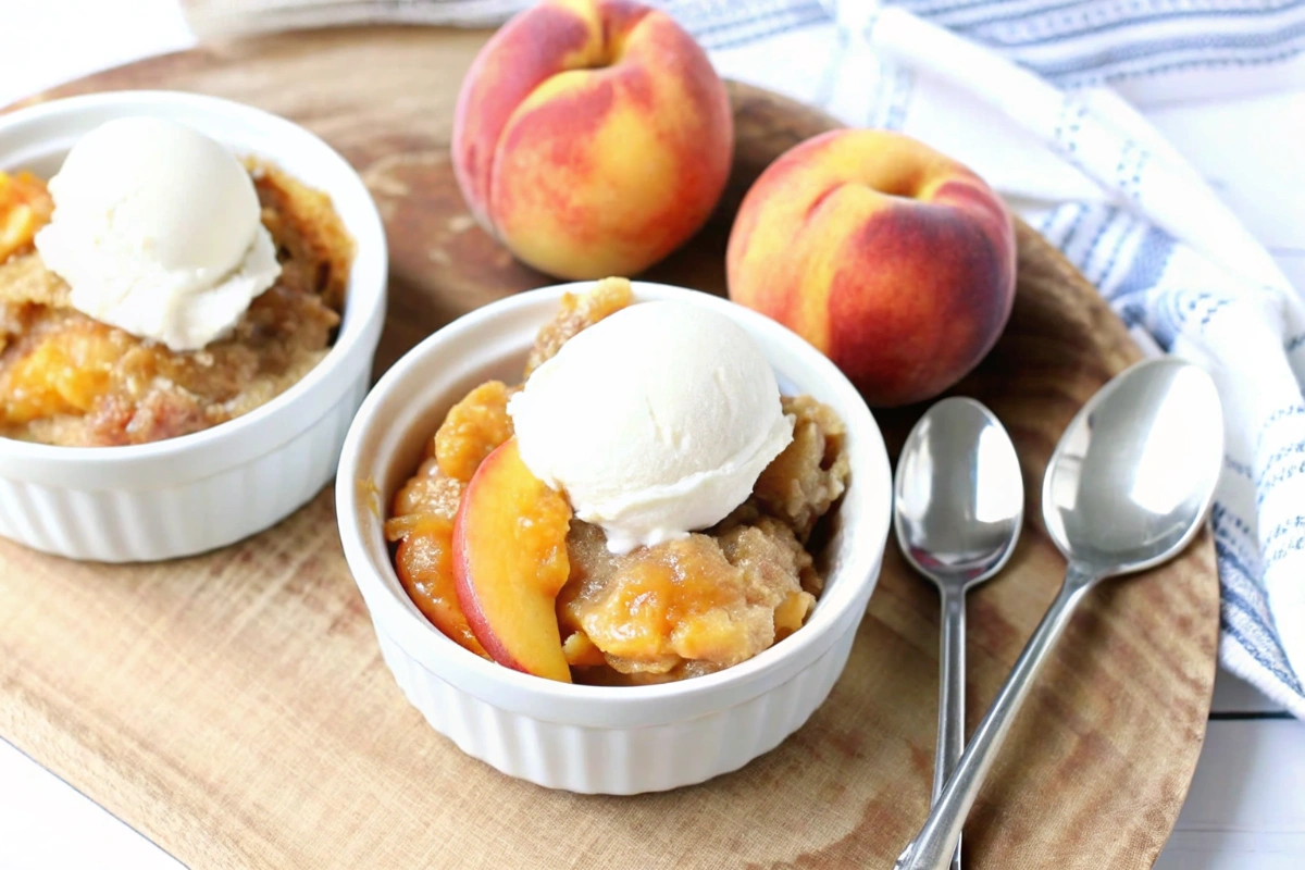 Crockpot Peach Cobbler