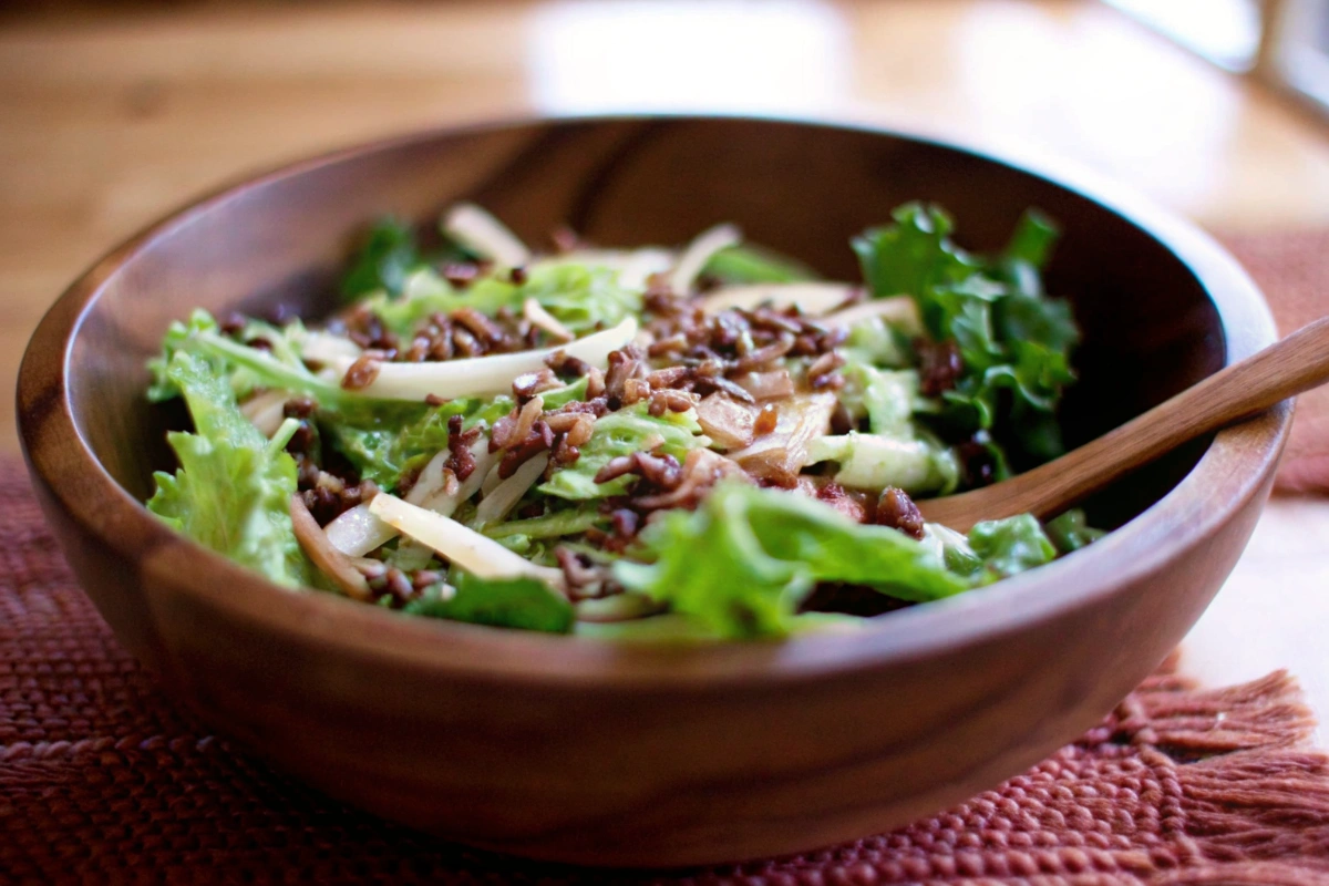 Simple Fall Green Salad with Apples and Pecans