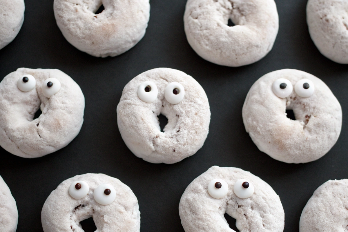 Easy Ghost Donuts