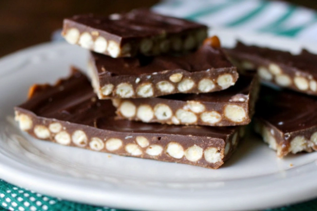 Christmas Pretzel Bark