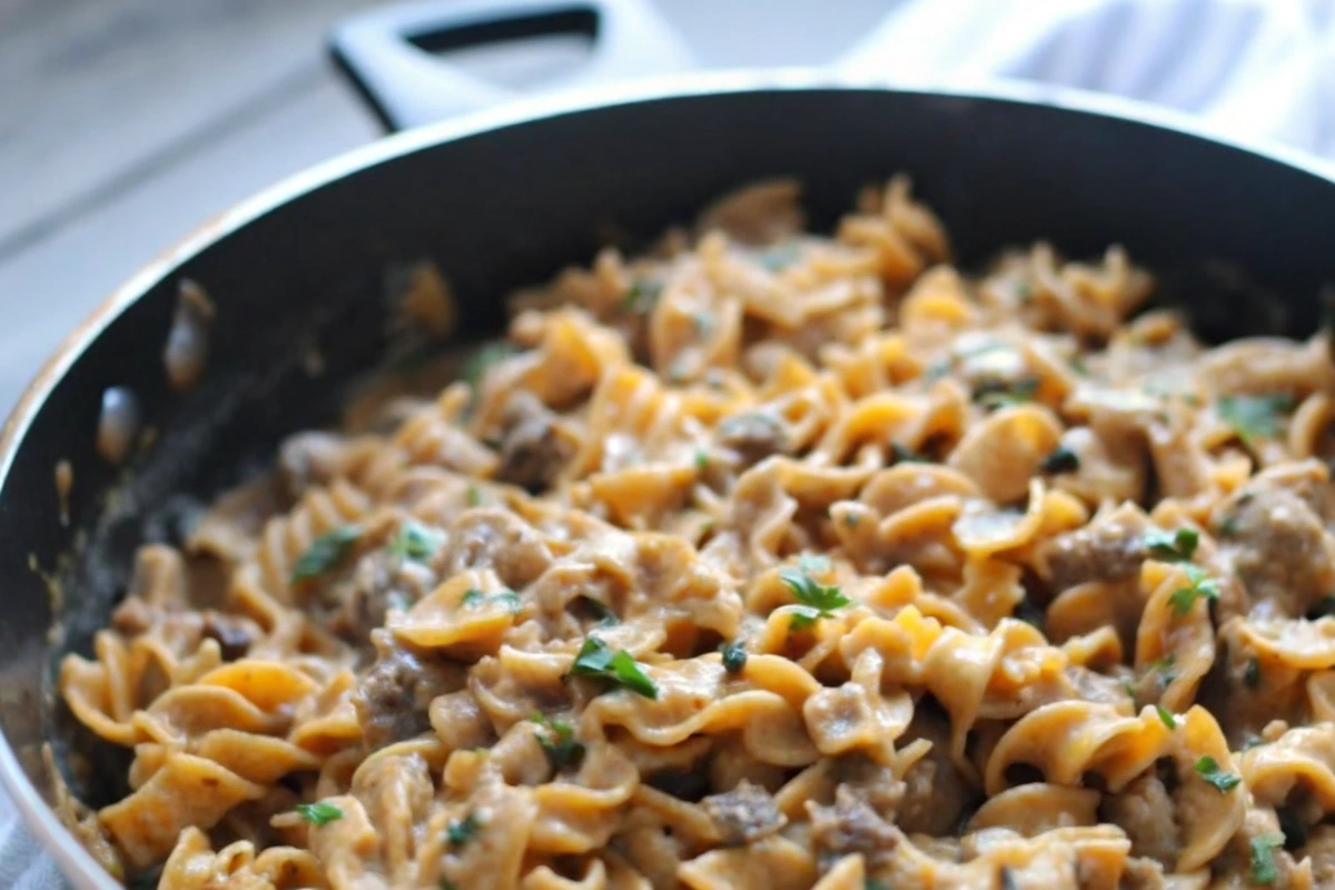 One Pot Ground Beef Stroganoff