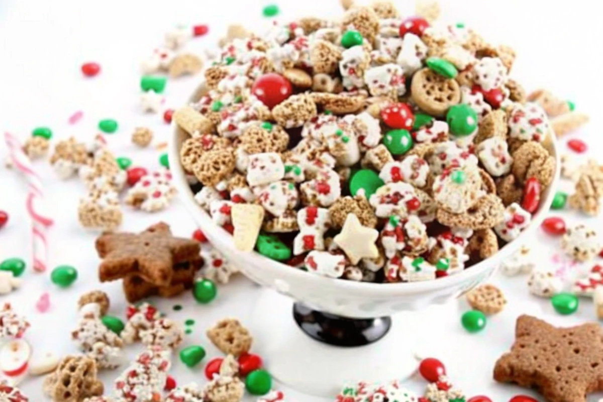 Christmas Crunch Mix