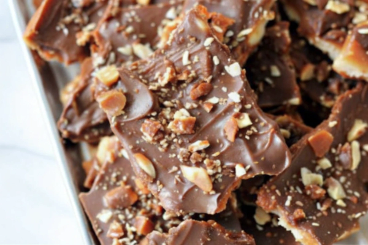 Easiest Christmas Crack Toffee