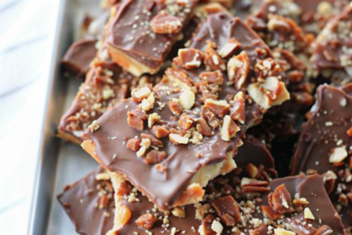 Easiest Christmas Crack Toffee
