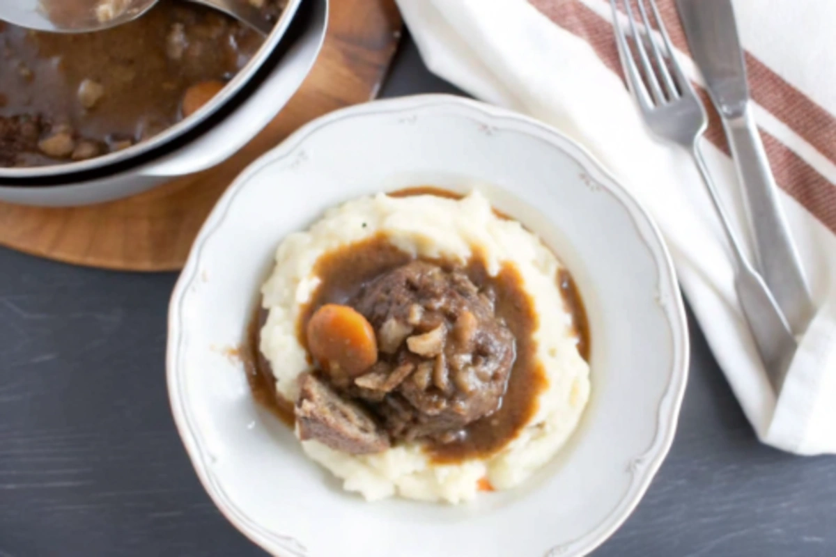 Easy Slow Cooker Beef Bourguignon