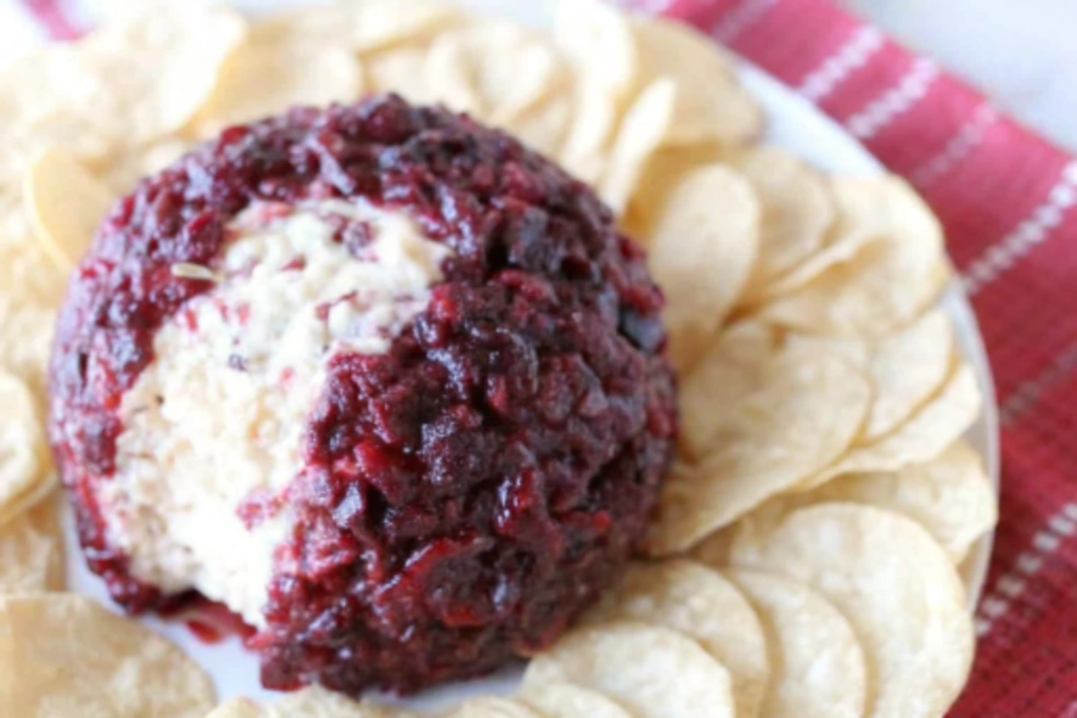 Holiday Cheese Ball Recipe