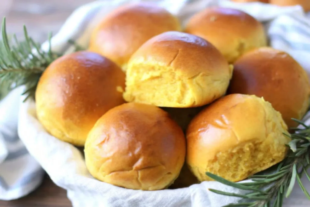 Pumpkin Rosemary Dinner Rolls