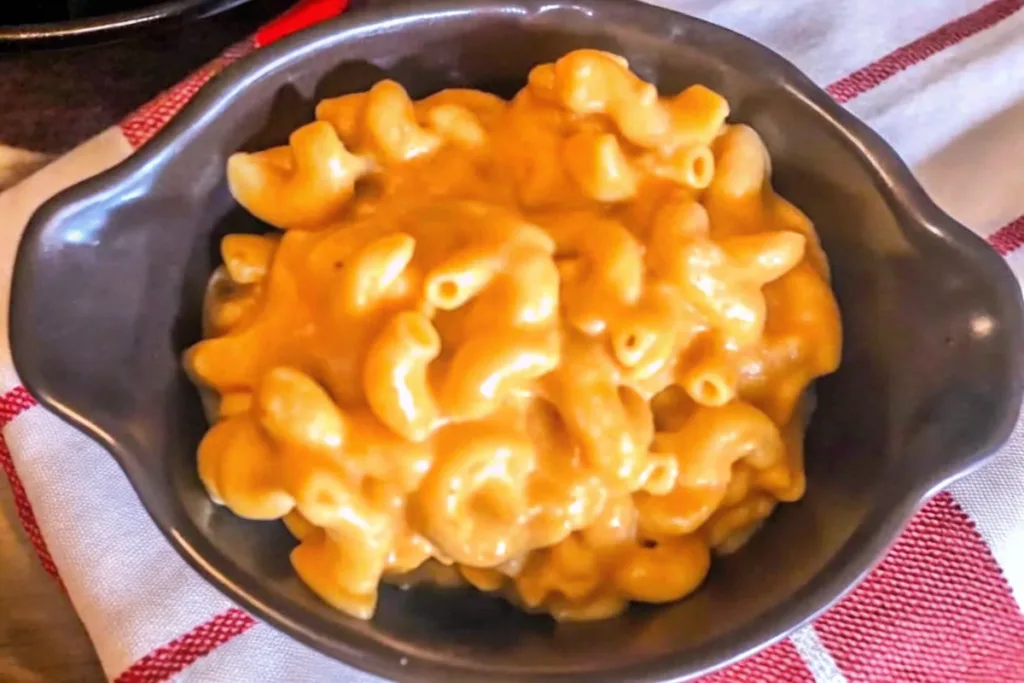Slow Cooker Mac and Cheese